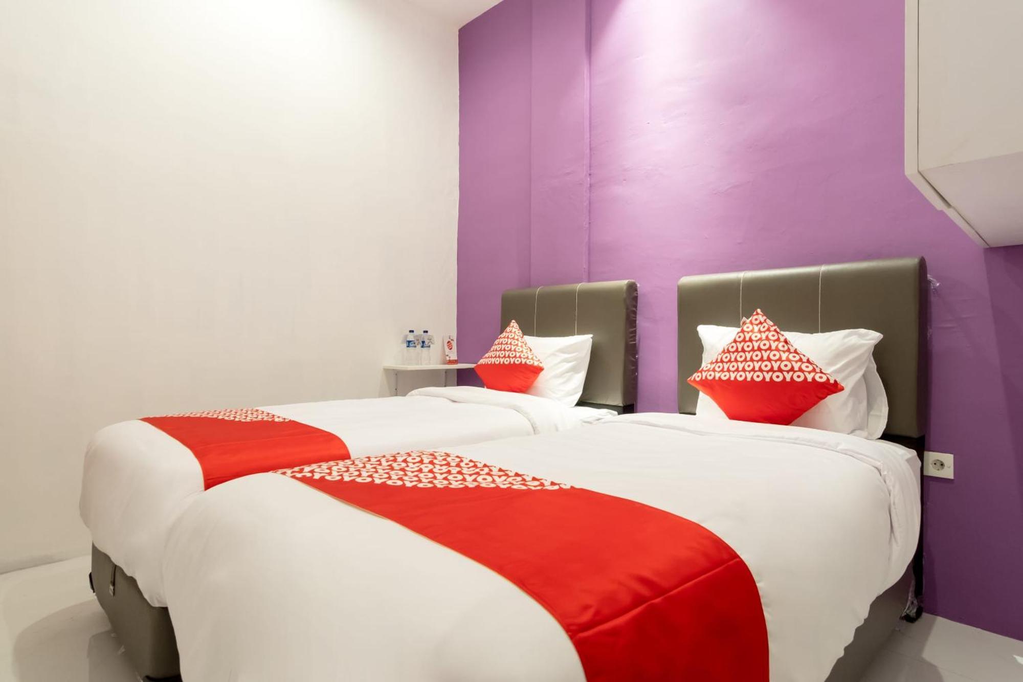 Super Oyo 839 Royal Guest House Медан Екстериор снимка